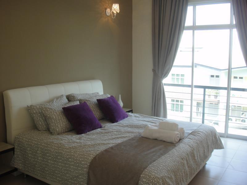 Batu Ferringhi - Shamrock Beach Villas - 12 Экстерьер фото
